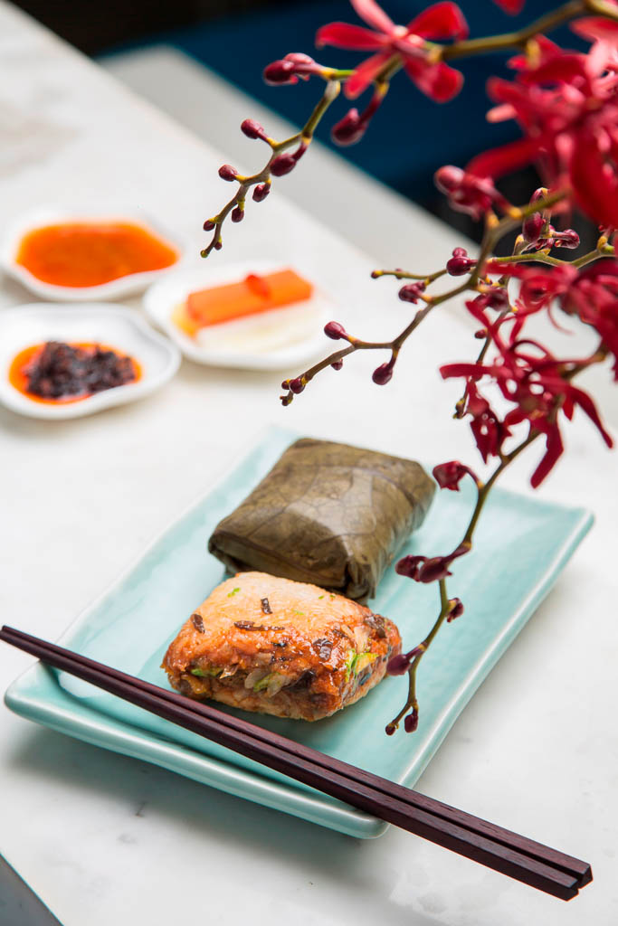 Sticky rice in lotus leaf with asparagus
